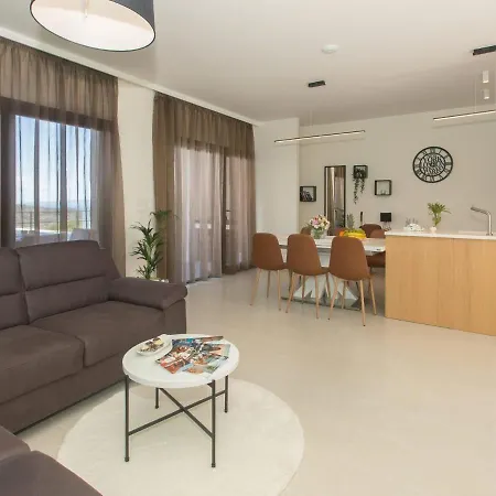 Vila Orange Tree